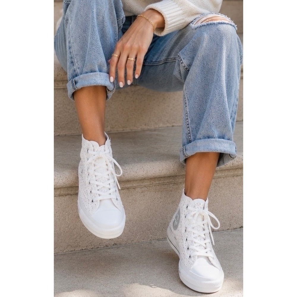 Converse Chuck 70 Hi Crochet Knit High Top Sneakers White Pink Wmn7